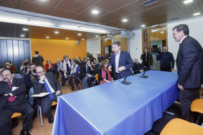 Tras la reunión del comité electoral provincial, el PP convocó junta directiva extraordinaria.-RAÚL G. OCHOA
