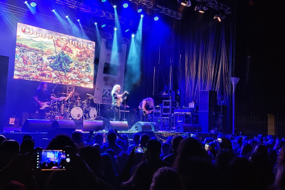 Grave Digger lo dio todo en el escenario de San Agustín. Es una banda alemana de heavy metal y power metal formada en 1980 por el vocalista Chris Boltendahl. L. G. L.