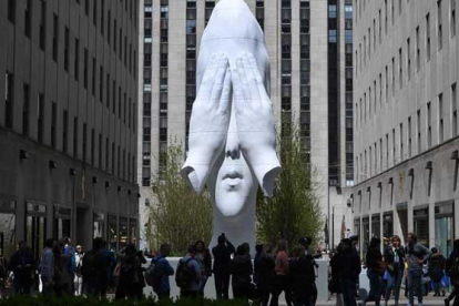 Nueva York acoge una escultura de Jaume Plensa.-TIMOTHY A. CLARK (AFP)
