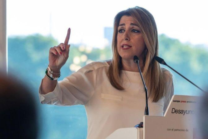 La presidenta de la Junta de Andalucía, Susana Díaz, durante un desayuno informativo de Europa Press este miércoles en Sevilla.-EFE