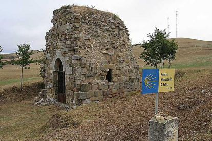 Estado actual de la antigua iglesia de San Félix, en Villafranca Montes de Oca.-J.A. GIL