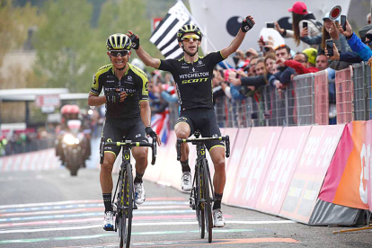 Simon Yates y Esteban Chaves firmaron un doblete en una etapa del Giro de Italia de 2018. ECB