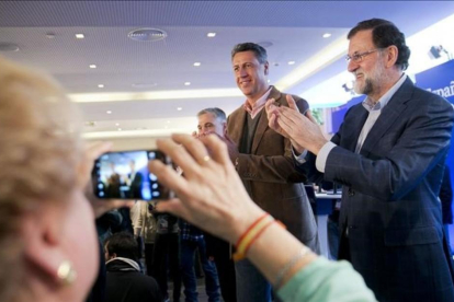 El candidato del PPC, Xavier García Albiol, junto al presidente del Gobierno, Mariano Rajoy, el pasado sábado en Mataró (Barcelona).-TAREK MOHAMED