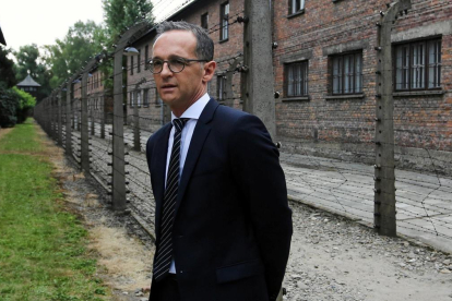 El ministro alemán de Exteriores, Heiko Maas, durante su visita al campo de exterminio de Auschwitz.-AGENCJA GAZETA