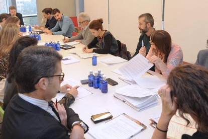 Imagen de archivo de una reunión del consejo de administración de la sociedad Promueve Burgos.-ISRAEL L. MURILLO