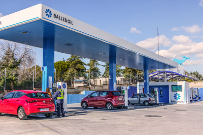 La mayor gasolinera ‘lowcost’ implanta una estación en Burgos. BALLENOIL