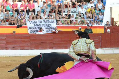 El diestro Javier Castaño en una de las corridas de toros celebradas este año en la plaza de Roa.-ECB