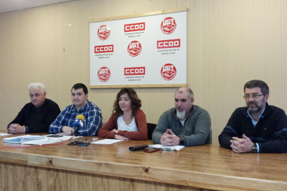 Imagen de los portavoces de UGT en el sector del campo.-L. V.