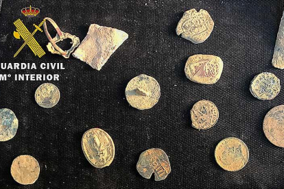 Algunos de los objetos recuperados eran monedas de la época romana.-ECB
