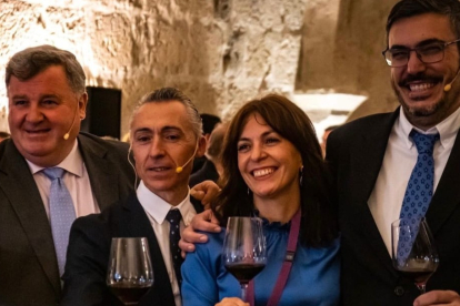 Los presidentes de ASEBOR, Ribera del Duero y Ruta del Vino arropan a Celia De Blas, el motor creativo de la organización