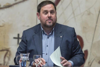 El vicepresidente de la Generalitat, Oriol Junqueras, en una reunión del Consell Executiu.-FERRAN SENDRA