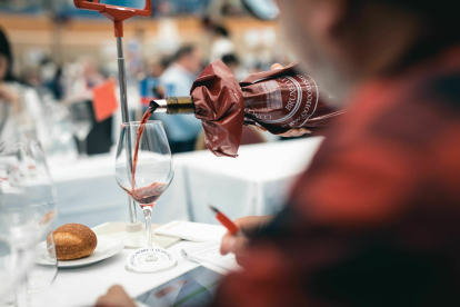 Imagen de una de las catas del Concurso de vinos de Bruselas