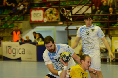 Los burgaleses defenderán una renta de tres goles en Cangas-Alberto Calvo