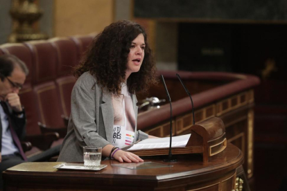La diputada de Unidos Podemos Sofía Castañón, durante el pleno del Congreso del pasado jueves en el que lució la camiseta.-/ JMA (EFE / ZIPI)
