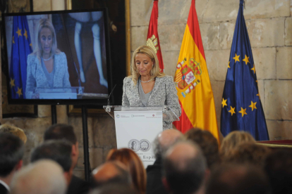 Intervención de María Helena Antolín en la entrega del premio Reino de España a la Trayectoria Empresarial a José Antolín. © EL CORREO DE BURGOS