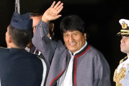 El presidente boliviano, Evo Morales, a su llegada al aeropuerto de Lima.-GUADALUPE LIMA