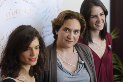 Clara Serra, Ada Colau y Rita Maestre en un acto en Madrid.-AGUSTIN CATALAN