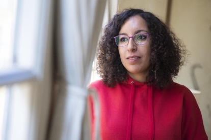 <em>La autora catalano-marroquí Najat El Hachmi 