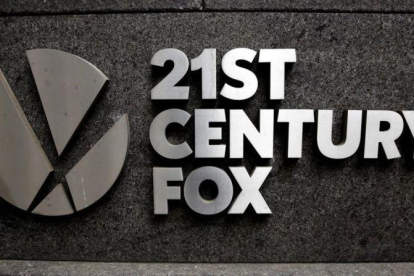 El logo de Fox News en su cuartel general en Manhattan.-A Reuters