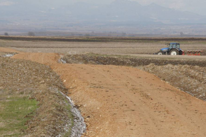 Las ayudas se destinan al arreglo de caminos rurales y accesos a campos de cultivo-G. G.