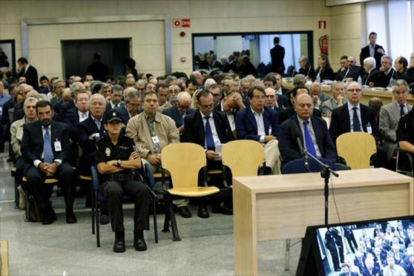 Vista general de los acusados en el juicio por las 'tarjetas black'.-EFE / SERGIO BARRENECHEA