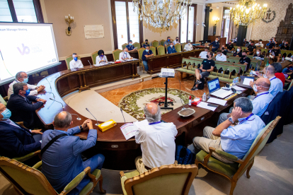 Imagen de la reunión de directores de equipo. SANTI OTERO