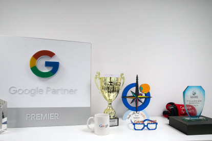 Geotelecom ha sido finalista y durante los últimos años en los Google Adwards para Europa, Oriente Medio y África. Los premios están en la redacción principal, una motivación para el equipo.TOMÁS ALONSO