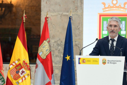El ministro del Interior, Fernando Grande-Marlaska, en un acto de homenaje a las víctimas del terrorismo en Burgos. ICAL