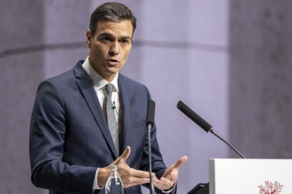 Pedro Sánchez clausura el Congreso Nacional de la Empresa Familiar, este martes en Valencia.-MIGUEL LORENZO