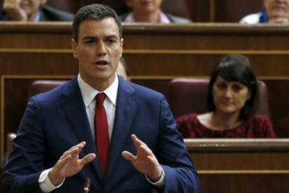 Pedro Sánchez en la sesión de control del Gobierno este miércoles.-CHEMA MOYA / EFE