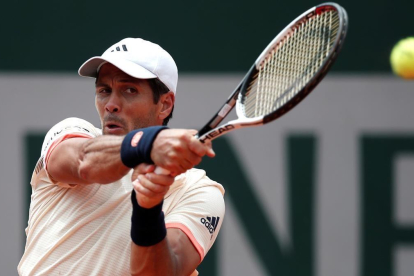 Fernando Verdasco devuelve un golpe a Grigor Dimitrov.-/ REUTERS / BENOIT TESSIER