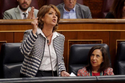 La ministra de Justicia, Dolores Delgado, en la sesión de control al Gobierno en el Congreso.-JOSÉ LUIS ROCA