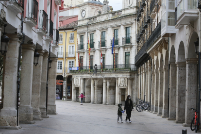 Perspectiva del Ayuntamiento de Burgos desde la calle Sombrerería. RAÚL G. OCHOA