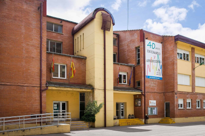El colegio Fernando de Rojas está en el nivel medio de contaminación soportada. TOMÁS ALONSO