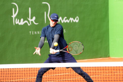 Jamie Murray, que jugará el partido de dobles con Gran Bretaña, entrena en Marbella.-/ ALF (EFE)
