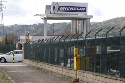 El almacén de Michelin en el polígono de Villalonquéjar es uno de los tres centros logísticos de la empresa en España. Después de 2016 sólo funcionará el de Seseña.-RAÚL OCHOA