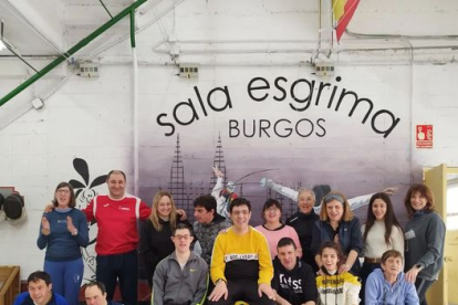 La Asociación Las Calzadas disfrutó de una agradable jornada en la Sala de Esgrima Burgos. ECB