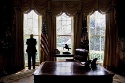 El presidente de EEUU, Donald Trump, en el Despacho Oval de la Casa Blanca.-AP / ANDREW HARNIK