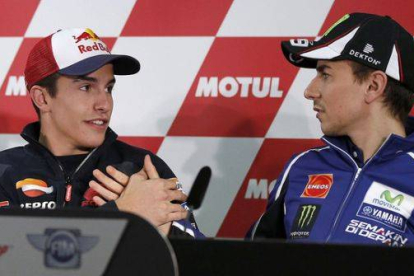 Marc Márquez y Jorge Lorenzo, durante la rueda de prensa previa la GP de Japón, en Motegi.-Foto: MOTEGI / TORU HANAI