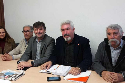 José Ignacio Delgado con Antonio Fernández, José Caballero, Francisco Hontoria y Elia Salinero.-L.V.