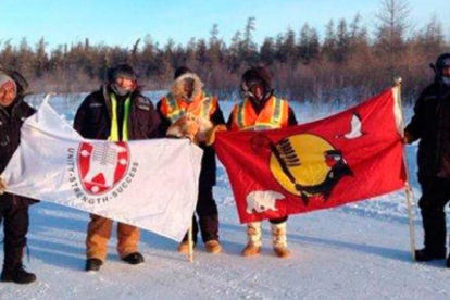 Comunidad indígena canadiense.-
