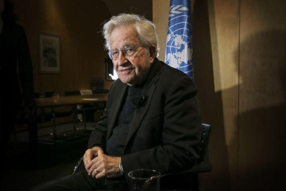 Noam Chomsky, el nombre más conocido de los 1465 firmantes por la libertad de los presos políticos y por unas elecciones limpias.-JOAN CORTADELLAS (ARCHIVO)