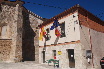 Casa de la Villa, sede del Ayuntamiento y antigua escuela. Ⓒ DARÍO GONZALO