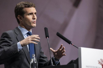 Pablo Casado, este martes, durante su intervención en el congreso de la Empresa Familiar que se celebra en Valencia.-MIGUEL LORENZO