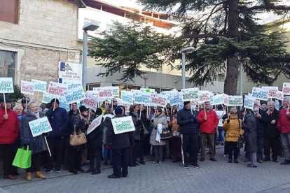 Las protestas en defensa de la sanidad pública en la Ribera del Duero también sirven para reivindicar el nuevo hospital de Aranda de Duero.-L.V.