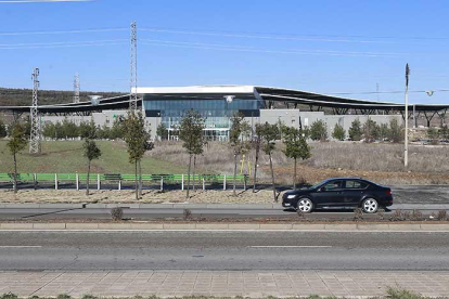 Imagen de la parcela junto a la estacion de trenes en la que se ubicaría la dotación.-RAÚL G. OCHOA