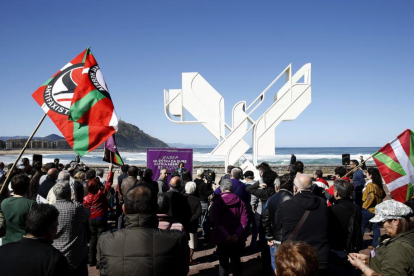 Podemos, que se unió a las pasadas celebraciones del Aberri Eguna, intenta convencer a la jueza Garbiñe Biurrun para que sea su candidada a lendakari.-EFE / JAVIER ETXEZARRETA