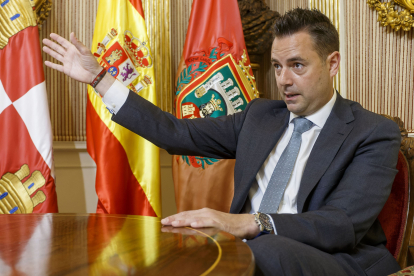 El alcalde de Burgos, Daniel de la Rosa. © ECB / SANTI OTERO