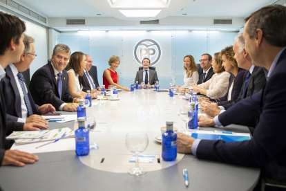 Pablo Casado preside un comité de dirección del PP-TAREK