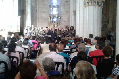El templo de Villamorón fue el escenario del concierto de la coral Interludio el pasado 25 de julio.-ECB
